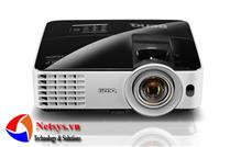 Máy chiếu BenQ MX631ST chiếu gần